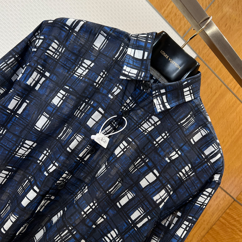 Pra*a UNISEX SHIRT(size:S|M|L|XL)
