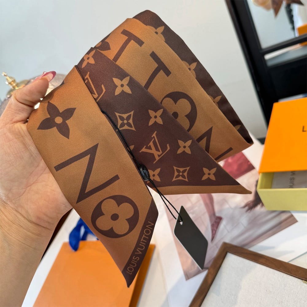 LV SCARVES