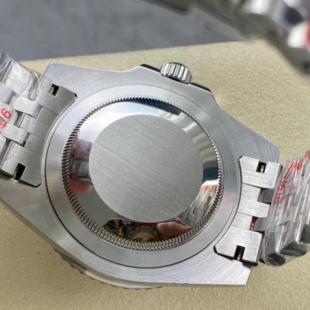 R01ex Submariner Date