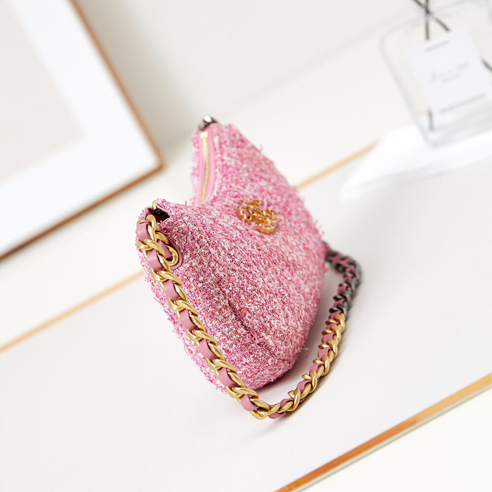 Ch**el 19 chain bag