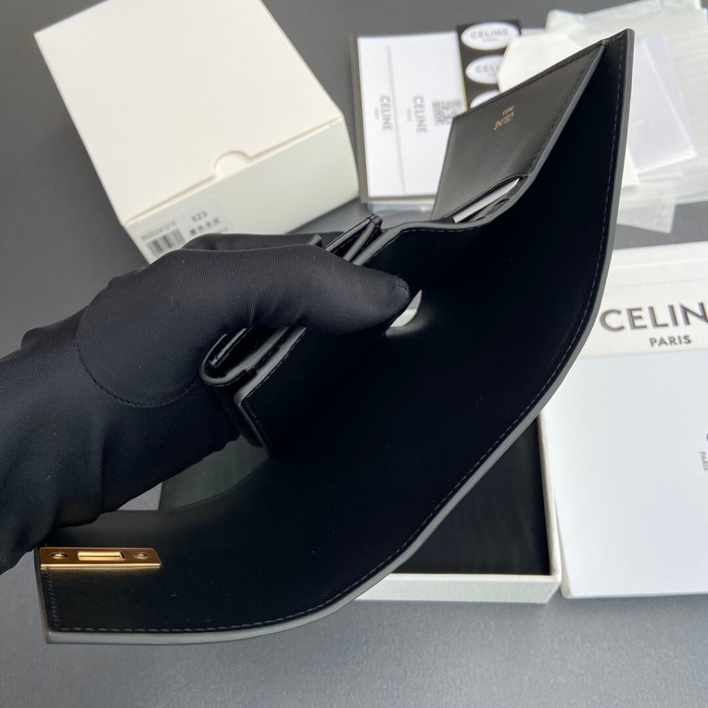 Ce1i*e 16 Small Wallet in Shiny Calf Leather