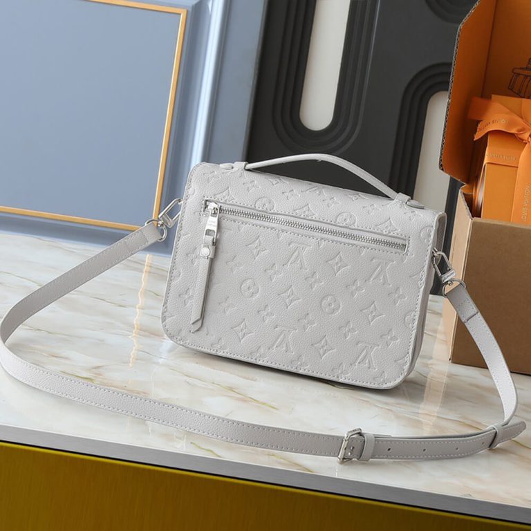 LV Pochette Métis