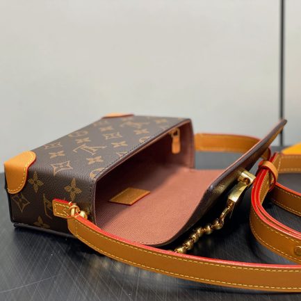 LV Steamer Wearable Wallet